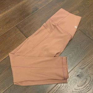 Athleta salutation stash Capri